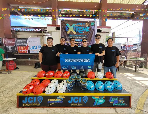 Extreme Wheels: Skateboarding and Longboarding Event